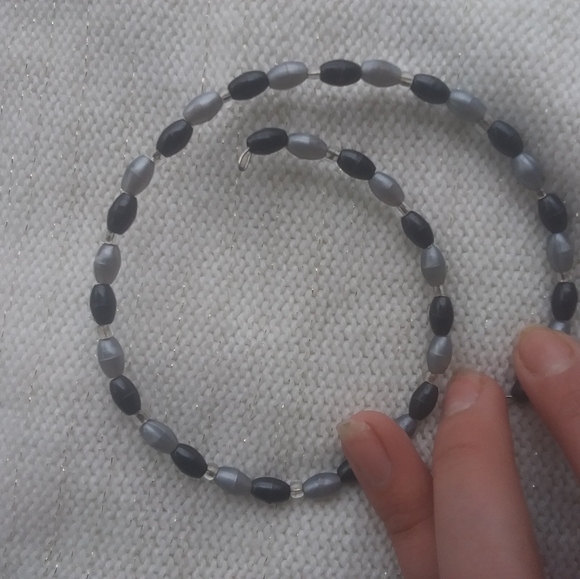 FREE w/ Bundle! Choker w Gray and Black Beads Adjustable - Picture 4 of 8
